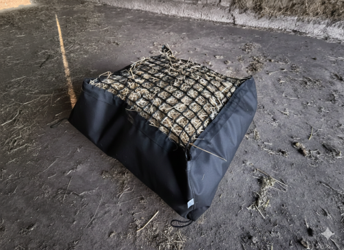 torba na siano do karmienia z ziemi Piece of Hay .png