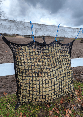 siatka-na-siano-poducha-slow-feeding