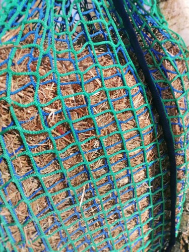 System slow feeding siatka z dnem dla koni marnujących siano