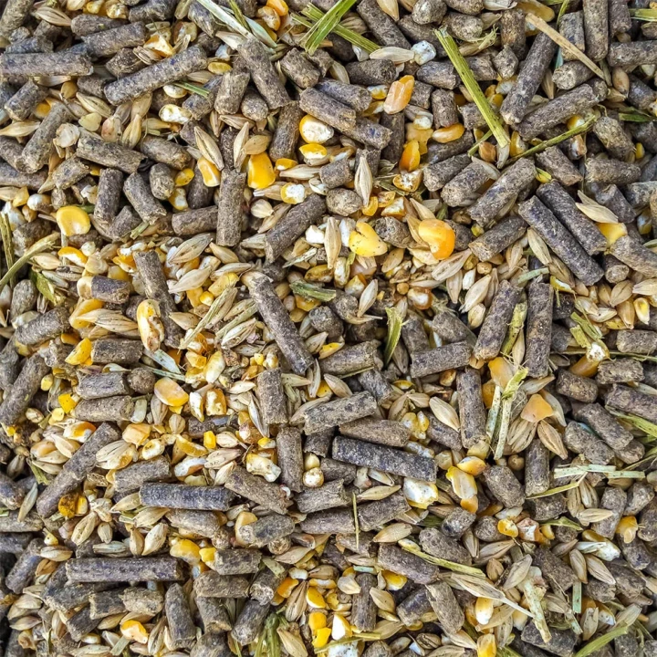 korn-mix-pasza-uzupelniajaca-niskobialkowa-30kg-2.webp