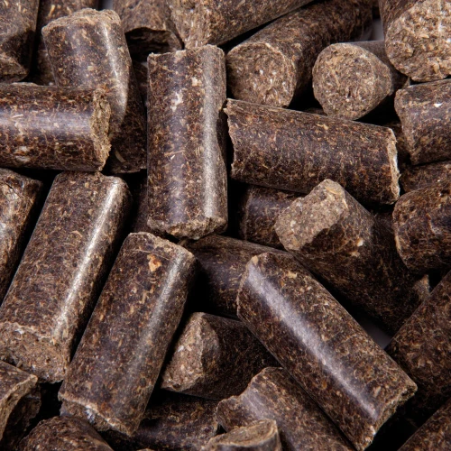 lecker-bricks-lukrecjowe-przysmaki-dla-koni-25kg-2.webp
